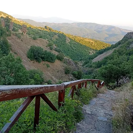 House Tomevski Lesnovo